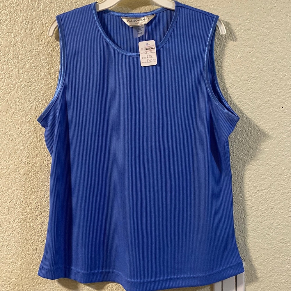 Sleeveless tank top